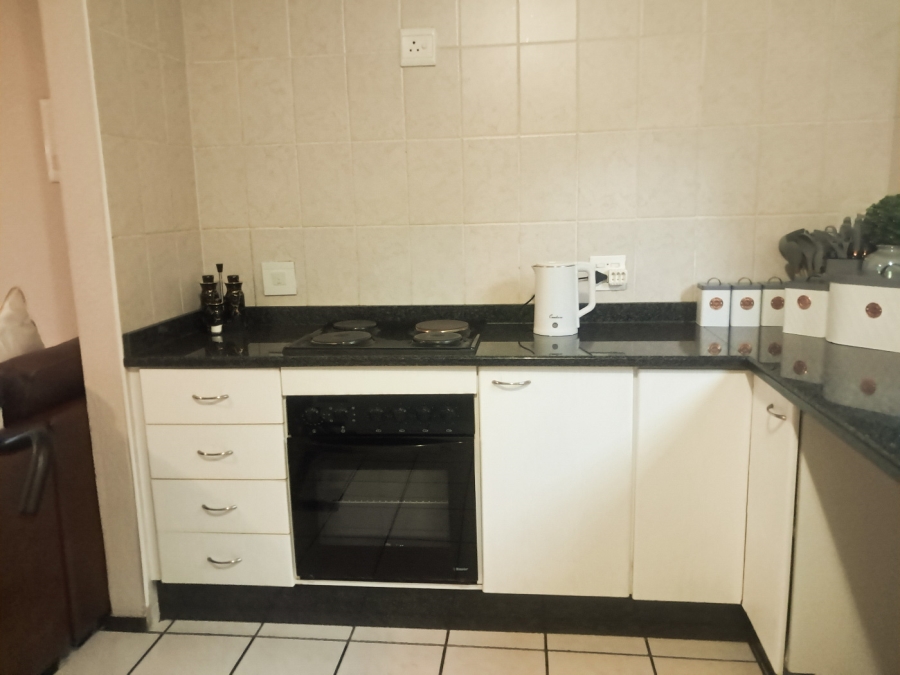 To Let 2 Bedroom Property for Rent in Sonneglans Gauteng