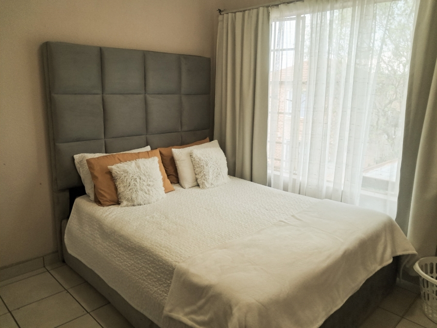 To Let 2 Bedroom Property for Rent in Sonneglans Gauteng