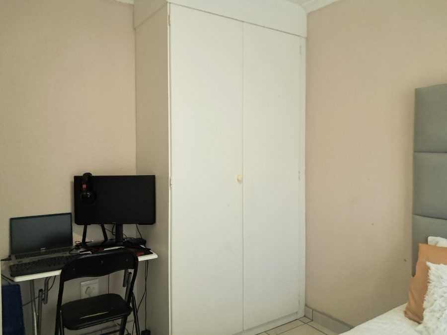 To Let 2 Bedroom Property for Rent in Sonneglans Gauteng