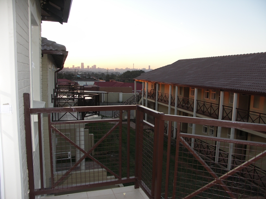 2 Bedroom Property for Sale in Moffat View Gauteng