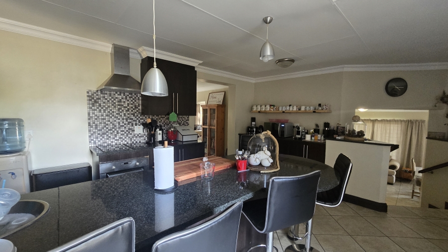 4 Bedroom Property for Sale in Moreleta Park Gauteng