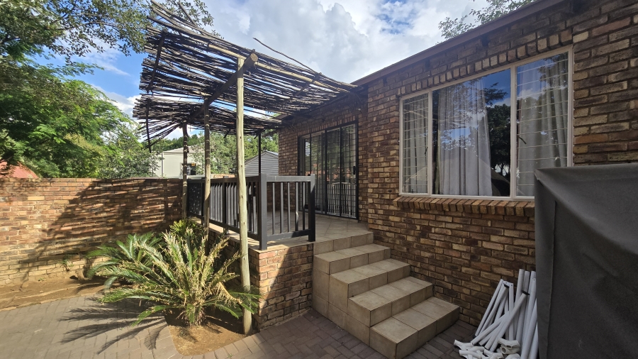 4 Bedroom Property for Sale in Moreleta Park Gauteng