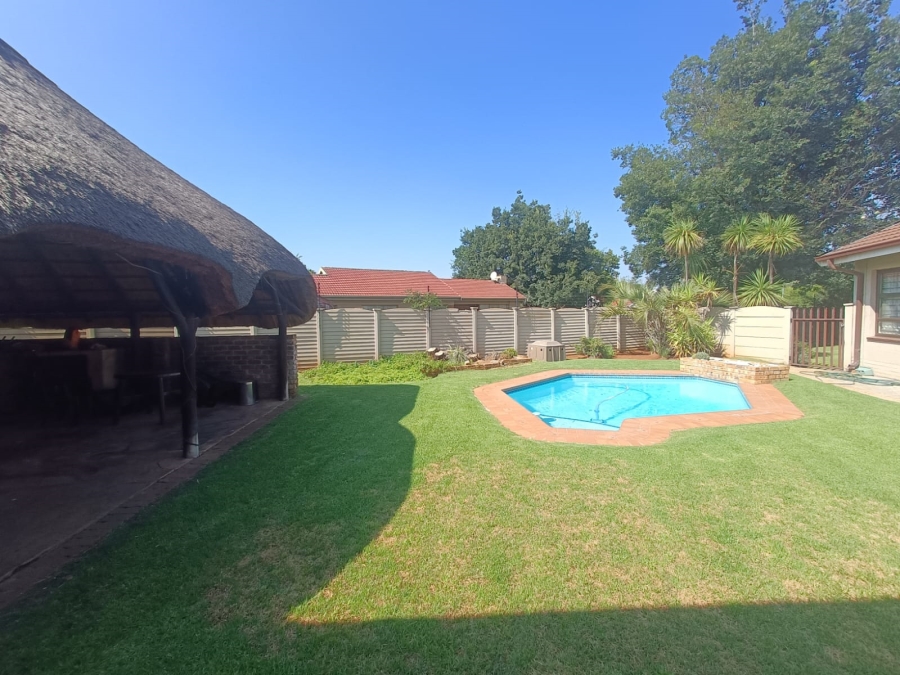 3 Bedroom Property for Sale in Golf Park Gauteng