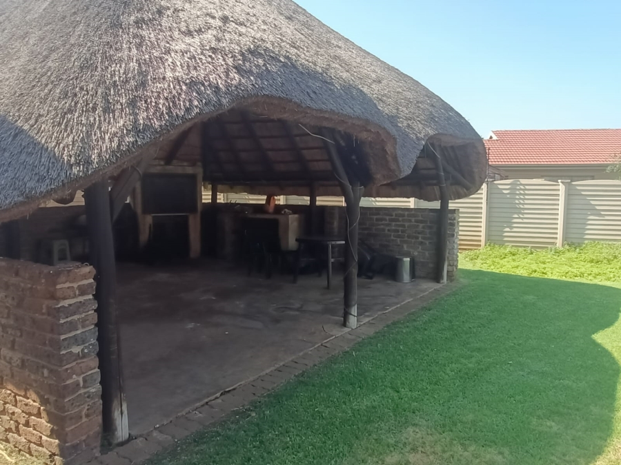 3 Bedroom Property for Sale in Golf Park Gauteng