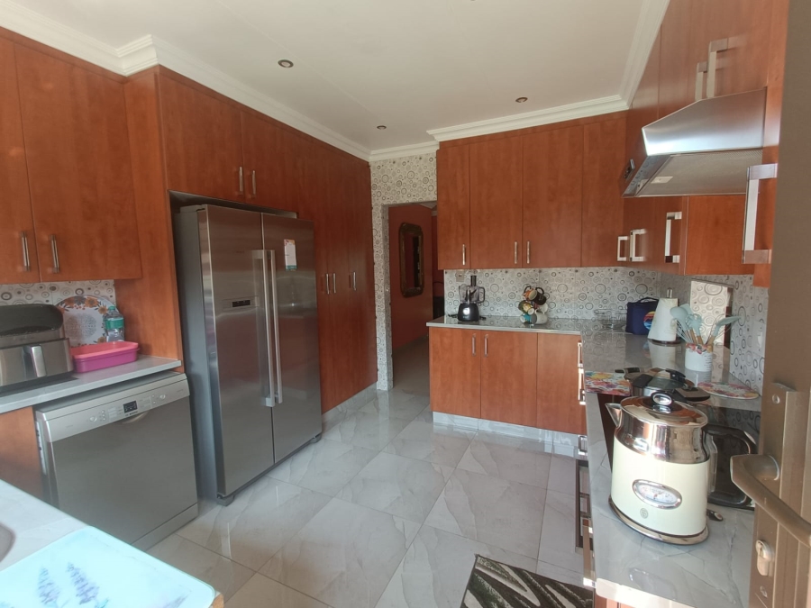 3 Bedroom Property for Sale in Golf Park Gauteng