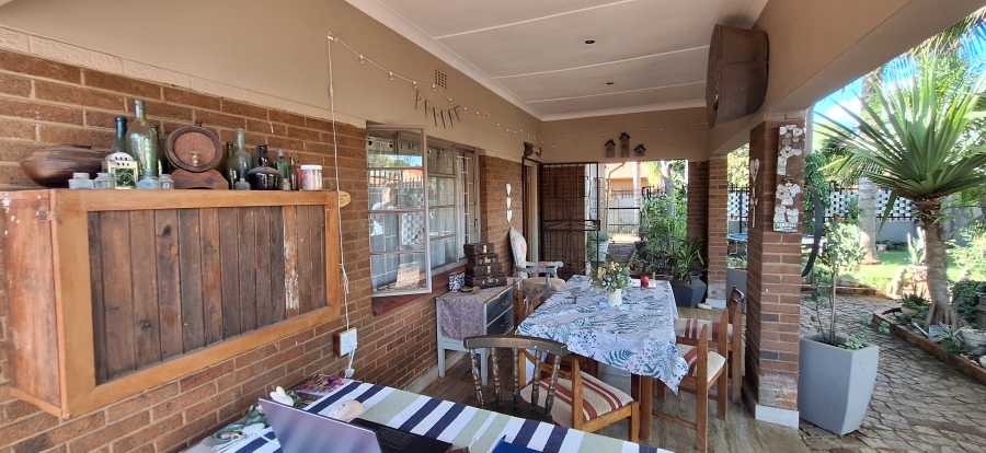 3 Bedroom Property for Sale in Les Marais Gauteng