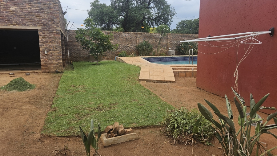 4 Bedroom Property for Sale in Eldoraigne Gauteng