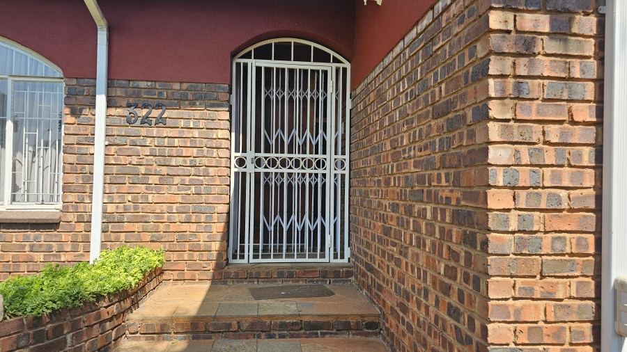 4 Bedroom Property for Sale in Eldoraigne Gauteng