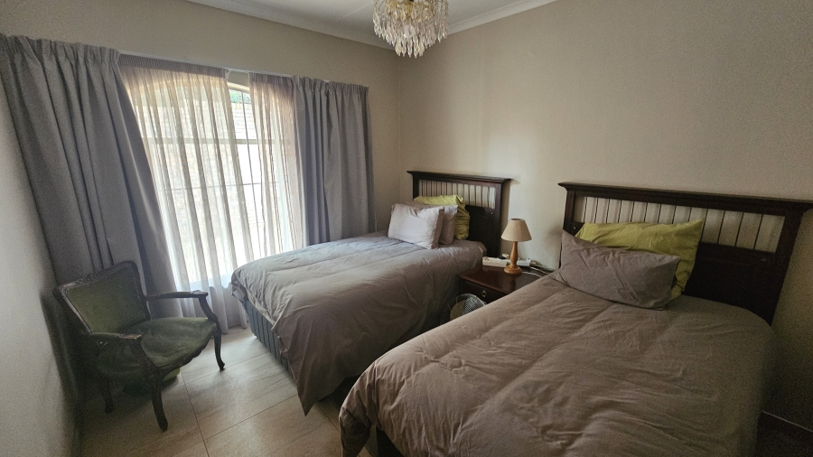 4 Bedroom Property for Sale in Eldoraigne Gauteng