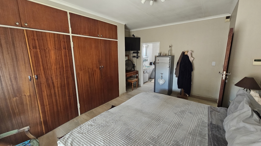 4 Bedroom Property for Sale in Eldoraigne Gauteng