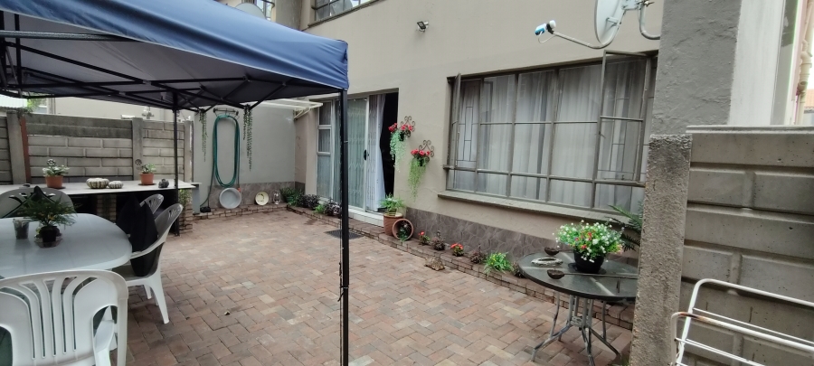 2 Bedroom Property for Sale in Verwoerdpark Gauteng