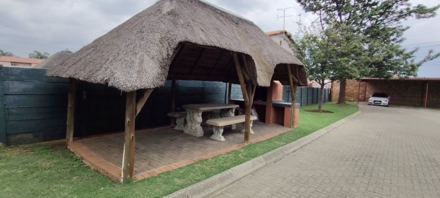 2 Bedroom Property for Sale in Verwoerdpark Gauteng