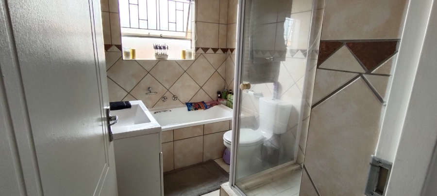 2 Bedroom Property for Sale in Florentia Gauteng