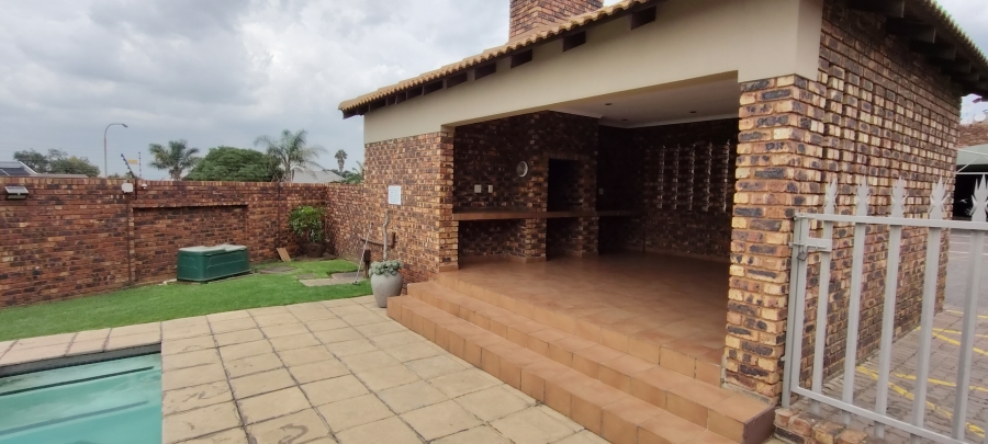 2 Bedroom Property for Sale in Florentia Gauteng