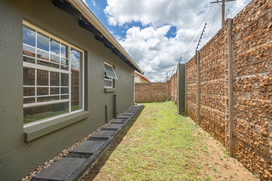 To Let 4 Bedroom Property for Rent in Broadacres Gauteng