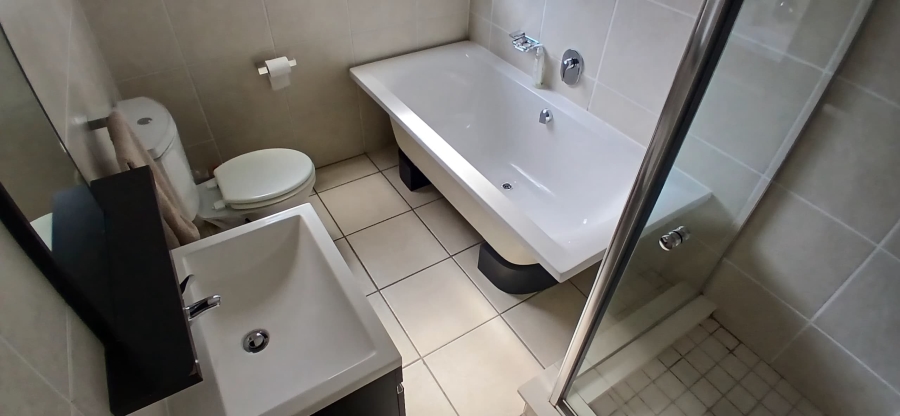 3 Bedroom Property for Sale in Oakdene Gauteng