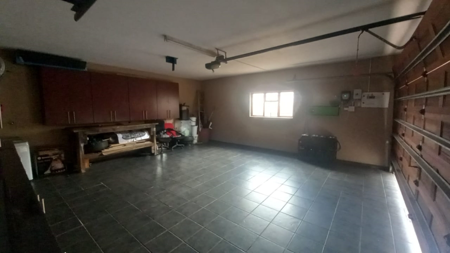 5 Bedroom Property for Sale in Chancliff Ridge Gauteng