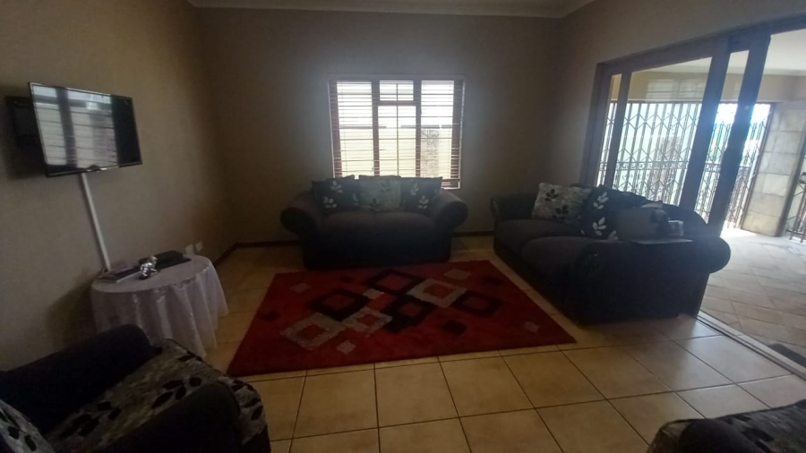 5 Bedroom Property for Sale in Chancliff Ridge Gauteng