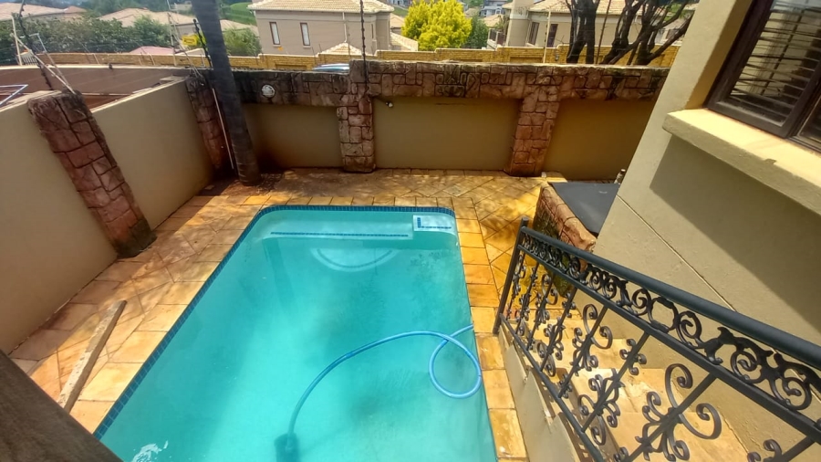5 Bedroom Property for Sale in Chancliff Ridge Gauteng