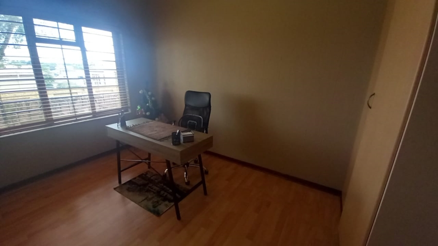 5 Bedroom Property for Sale in Chancliff Ridge Gauteng