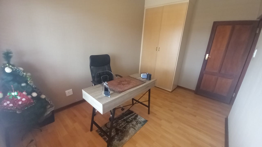 5 Bedroom Property for Sale in Chancliff Ridge Gauteng