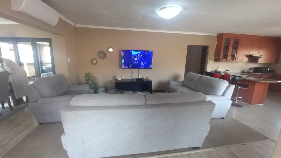 5 Bedroom Property for Sale in Chancliff Ridge Gauteng