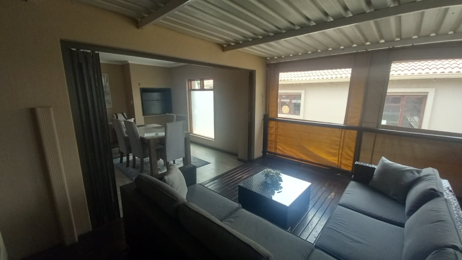 5 Bedroom Property for Sale in Chancliff Ridge Gauteng