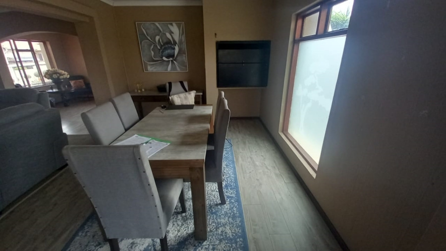 5 Bedroom Property for Sale in Chancliff Ridge Gauteng
