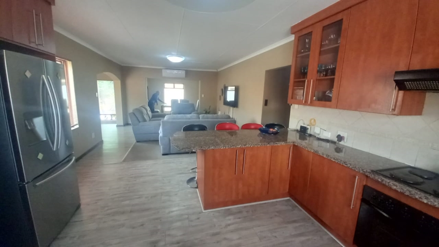 5 Bedroom Property for Sale in Chancliff Ridge Gauteng