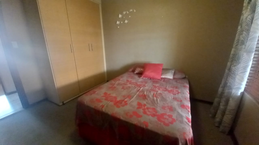 5 Bedroom Property for Sale in Chancliff Ridge Gauteng