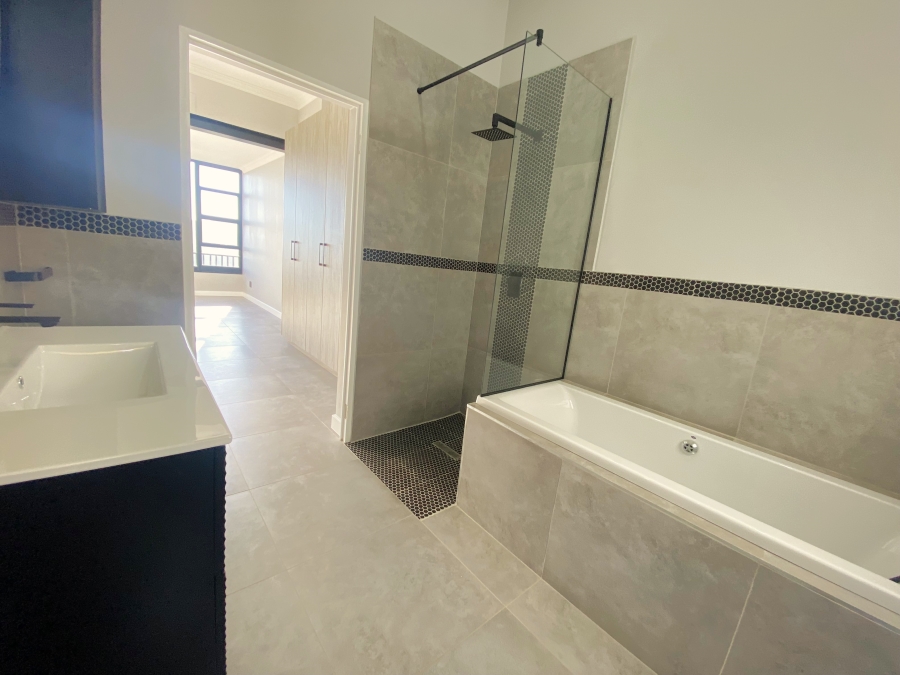 3 Bedroom Property for Sale in Roodekrans Gauteng