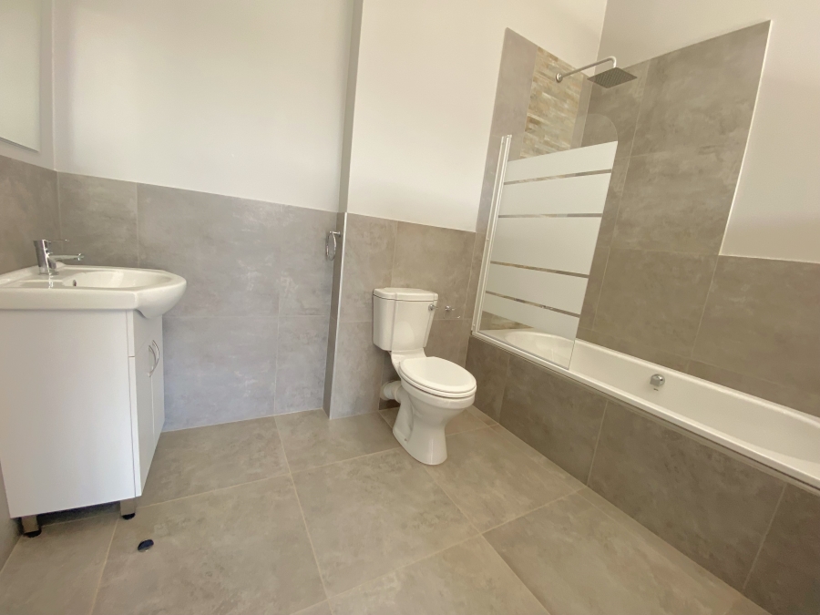 3 Bedroom Property for Sale in Roodekrans Gauteng