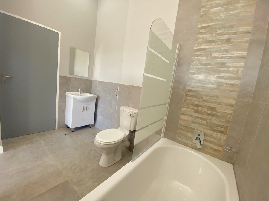 3 Bedroom Property for Sale in Roodekrans Gauteng