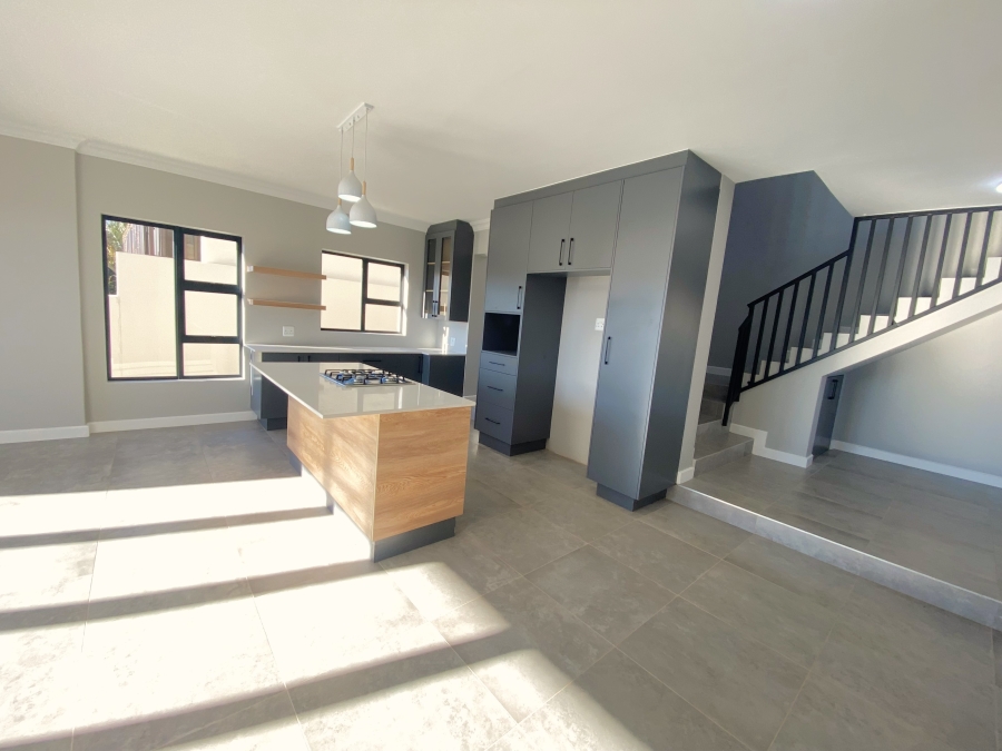 3 Bedroom Property for Sale in Roodekrans Gauteng