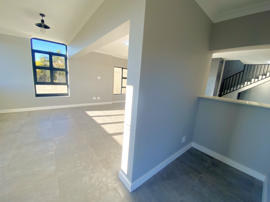 3 Bedroom Property for Sale in Roodekrans Gauteng