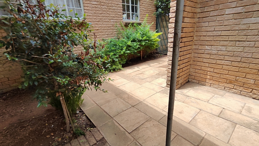 To Let 1 Bedroom Property for Rent in Knoppieslaagte Gauteng