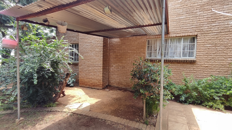 To Let 1 Bedroom Property for Rent in Knoppieslaagte Gauteng