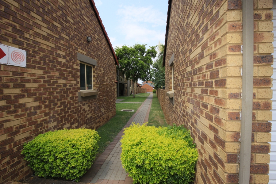 2 Bedroom Property for Sale in Highveld Gauteng