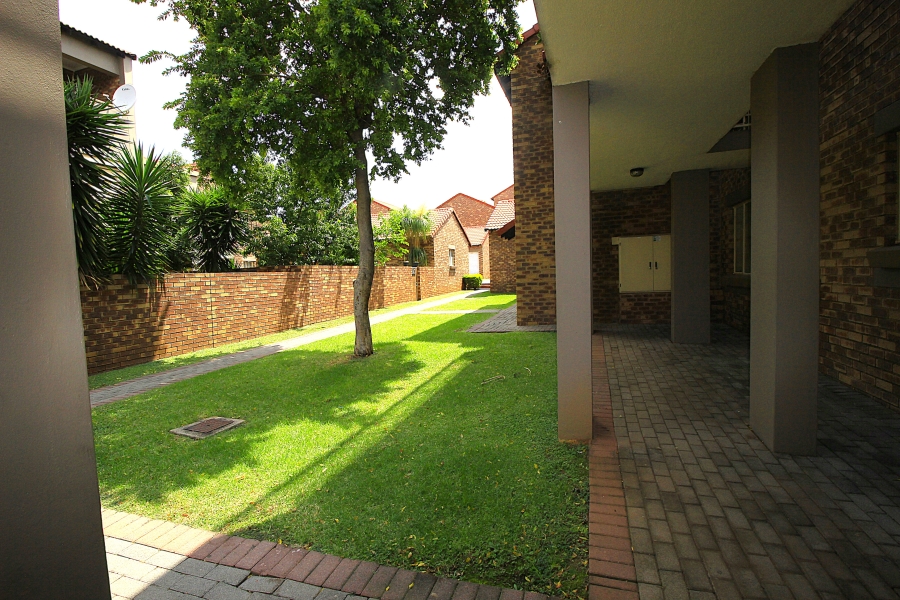 2 Bedroom Property for Sale in Highveld Gauteng