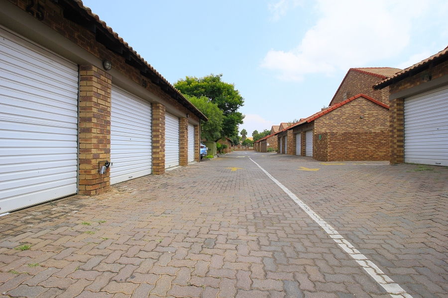 2 Bedroom Property for Sale in Highveld Gauteng