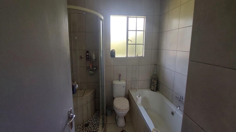 2 Bedroom Property for Sale in Vlakfontein Gauteng