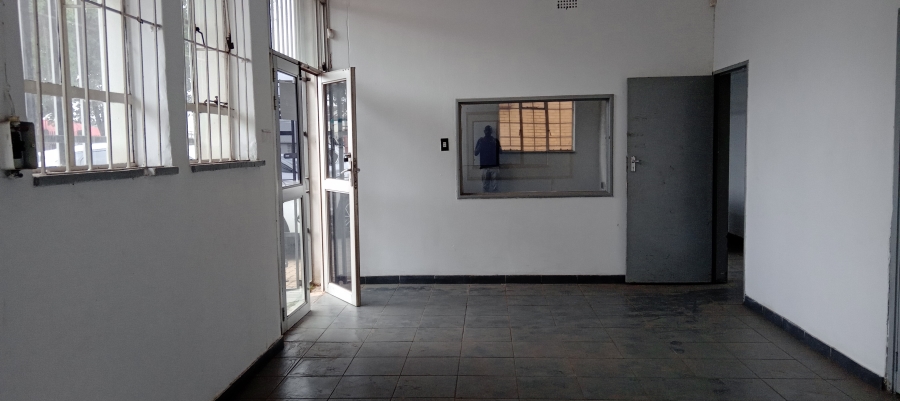 To Let commercial Property for Rent in Benrose Gauteng