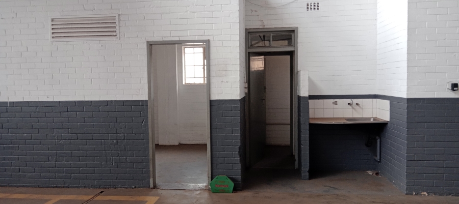 To Let commercial Property for Rent in Benrose Gauteng