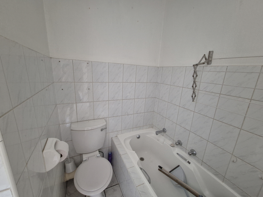 1 Bedroom Property for Sale in Bedfordview Gauteng