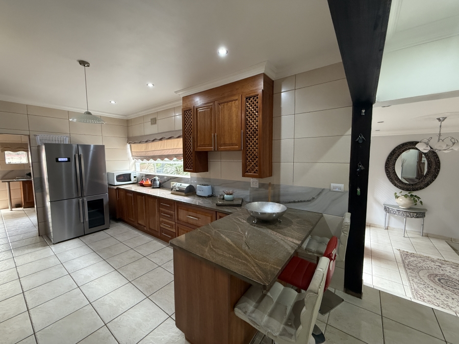 5 Bedroom Property for Sale in Kloofendal Gauteng