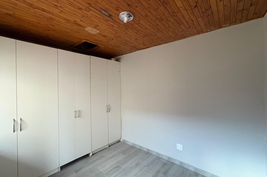 To Let 1 Bedroom Property for Rent in Croydon Gauteng