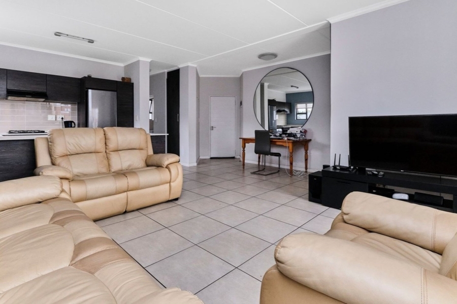 2 Bedroom Property for Sale in Olivedale Gauteng