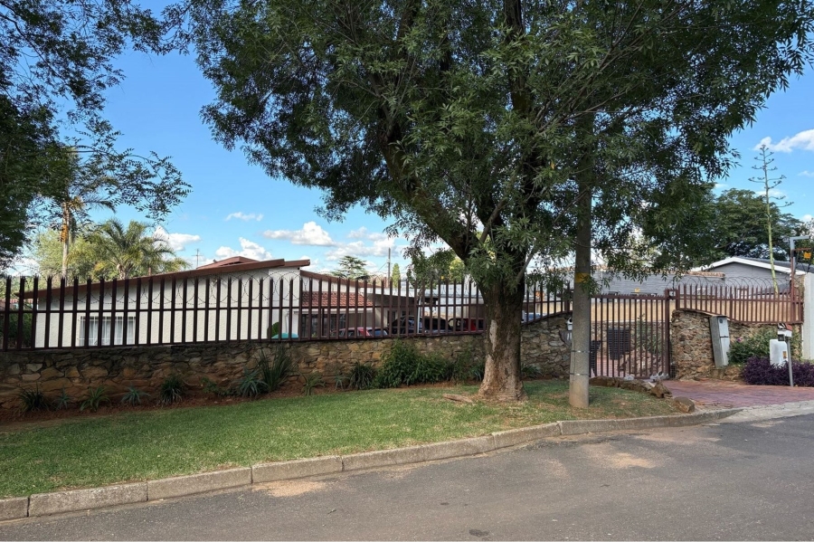 5 Bedroom Property for Sale in Illiondale Gauteng