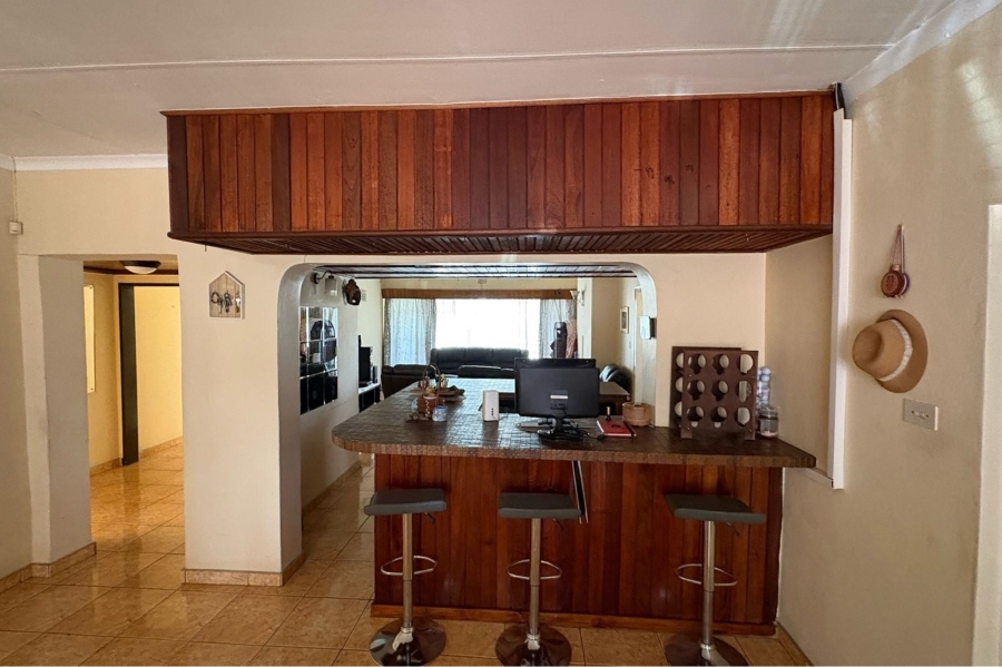 5 Bedroom Property for Sale in Illiondale Gauteng