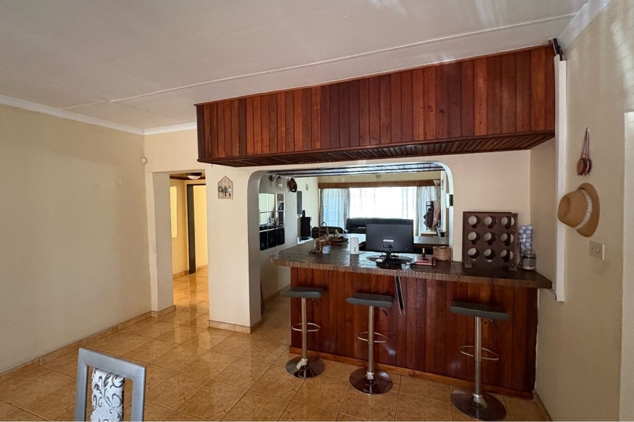 5 Bedroom Property for Sale in Illiondale Gauteng